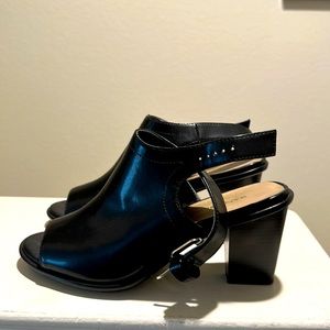 Bandolino Women’s black heeled pumps